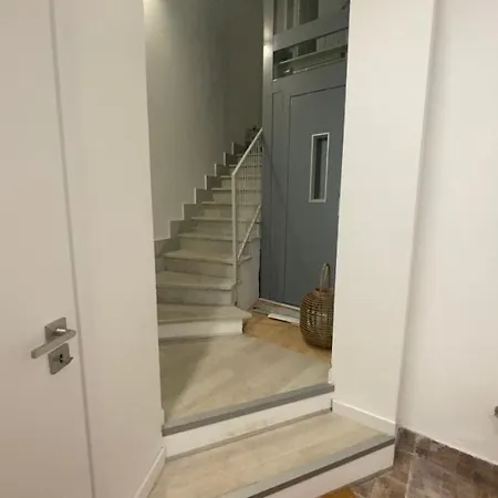 Lulu Naxos Giardini-Naxos