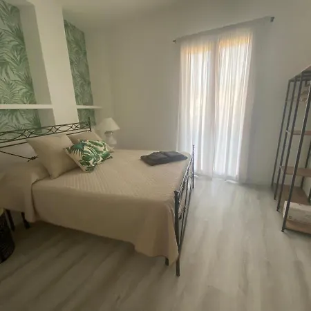 Lulu Naxos جيارديني ناكسوس